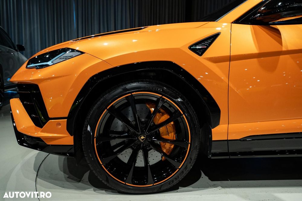 Lamborghini URUS - 13