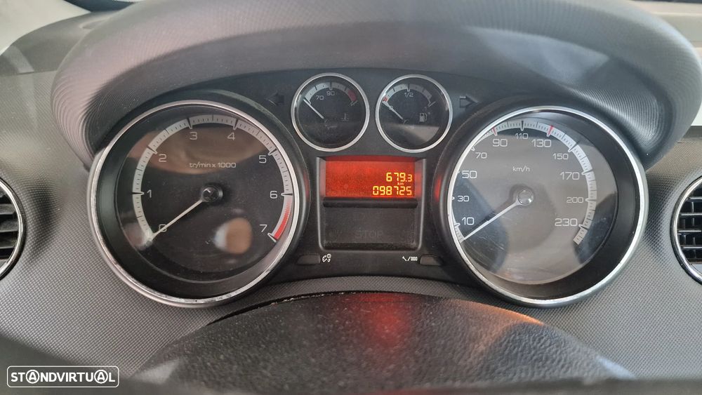 Peugeot 308 1.4 16V Executive - 4