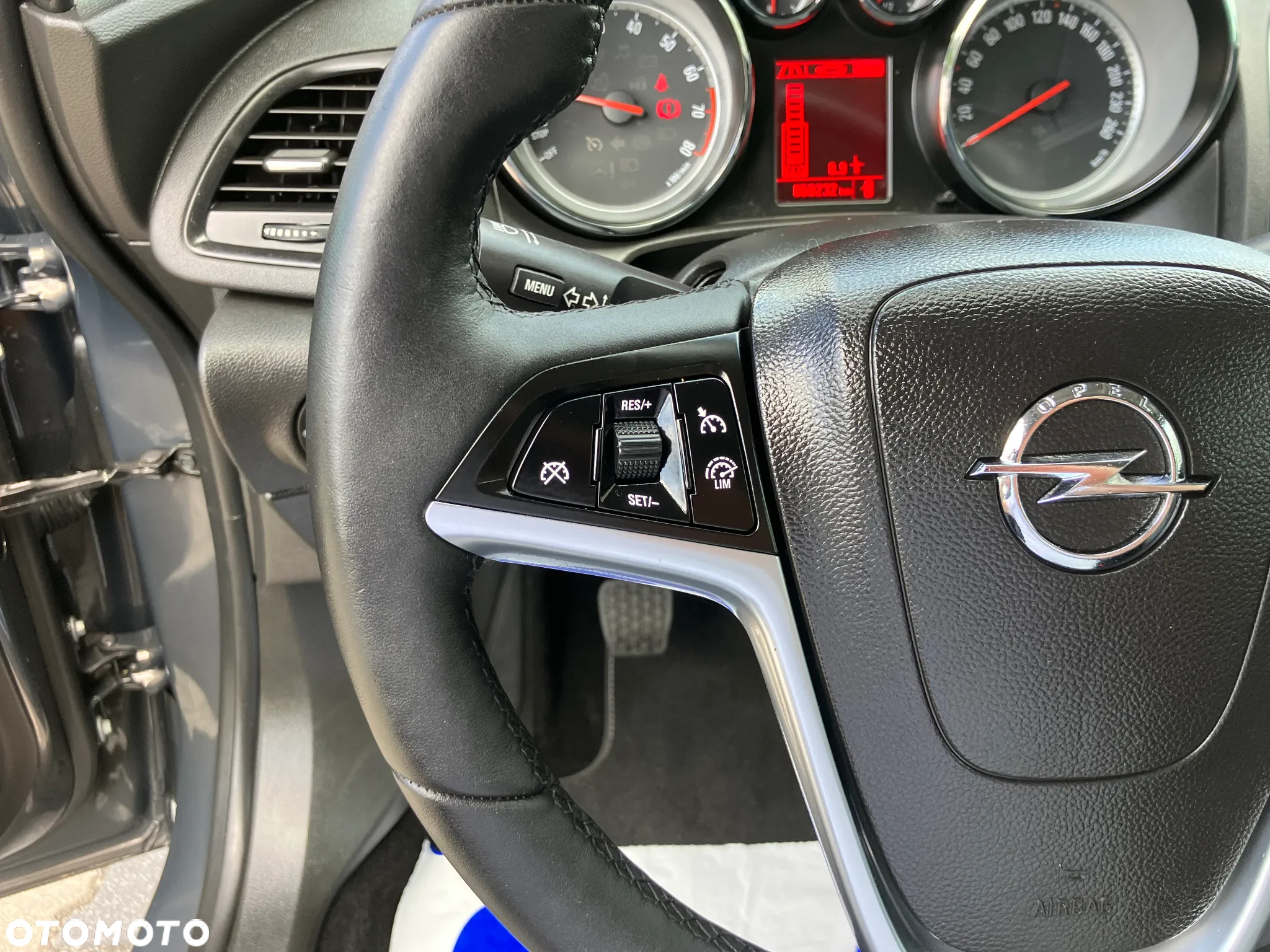 Opel Astra 1.4 Turbo Design Edition - 25