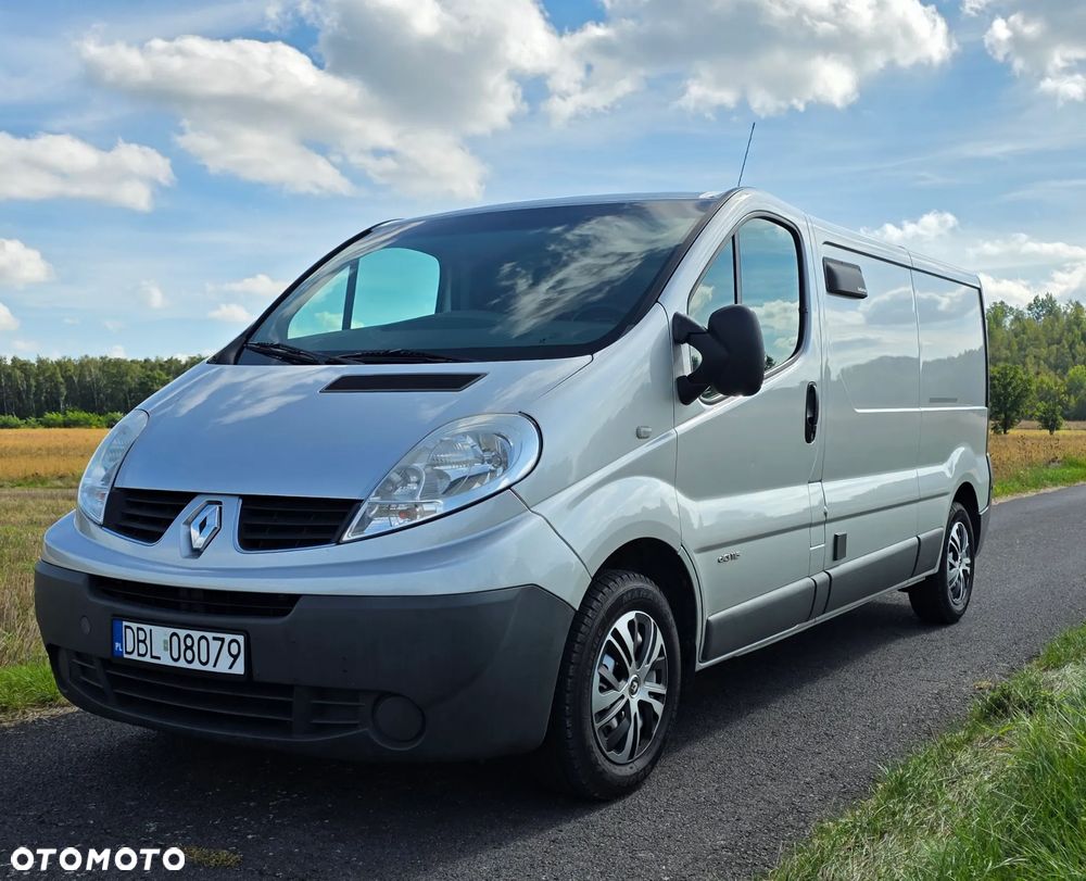 Renault TRAFIC - 2