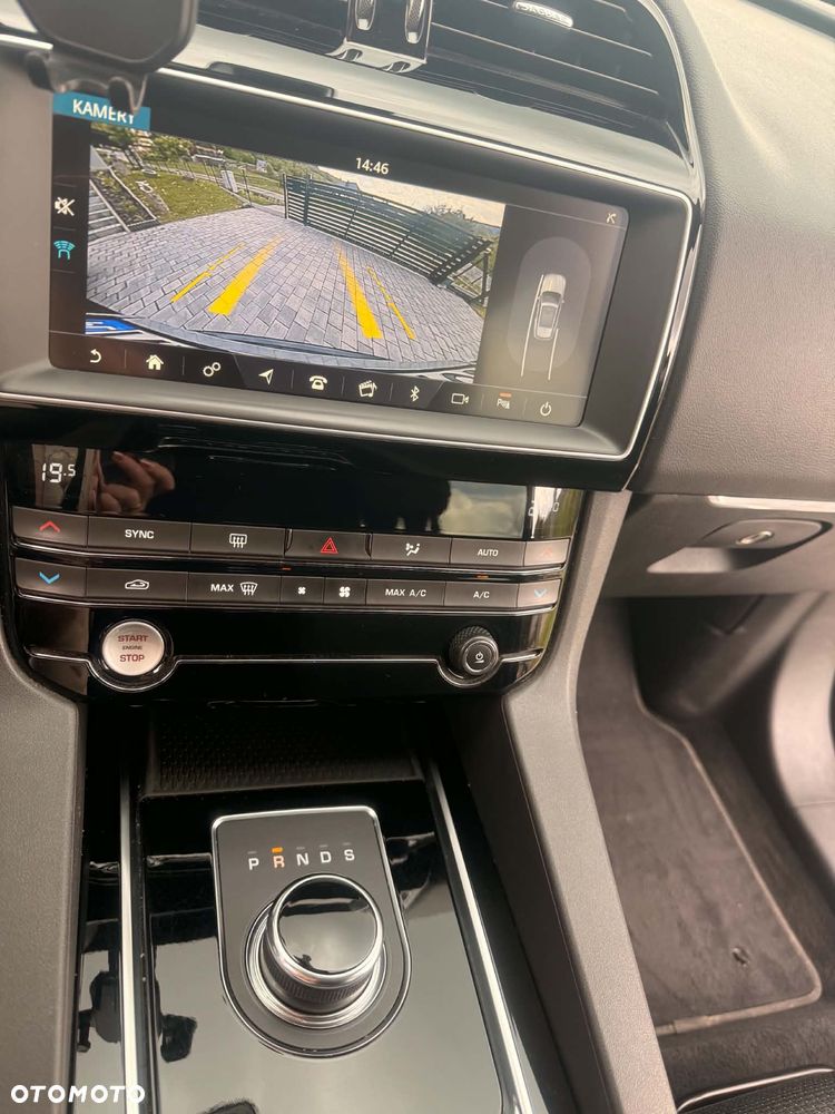 Jaguar F-Pace 2.0 i4D AWD R-Sport - 8