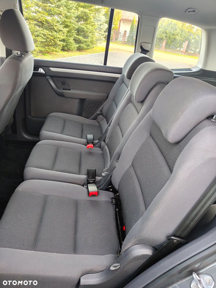 Volkswagen Touran 2.0 TDI DPF STYLE - 21