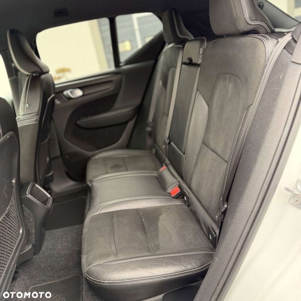 Volvo XC 40 D4 AWD R-Design (Intro Edition) - 24