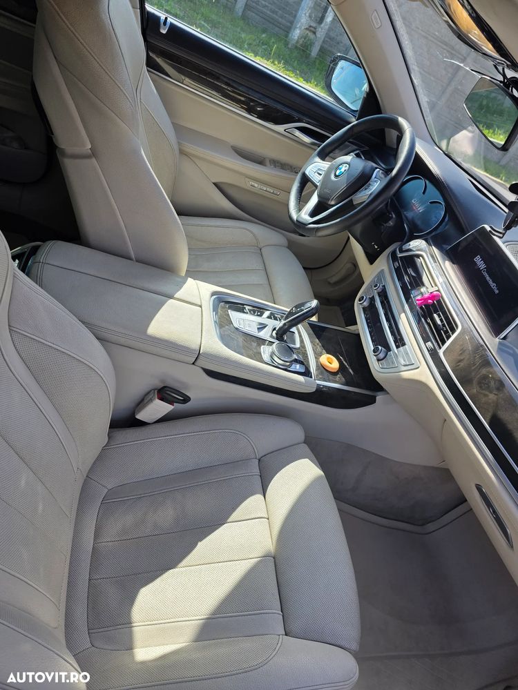 BMW Seria 7 740d xDrive - 25