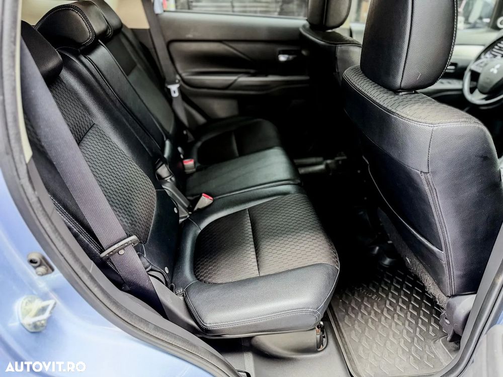 Mitsubishi Outlander - 23