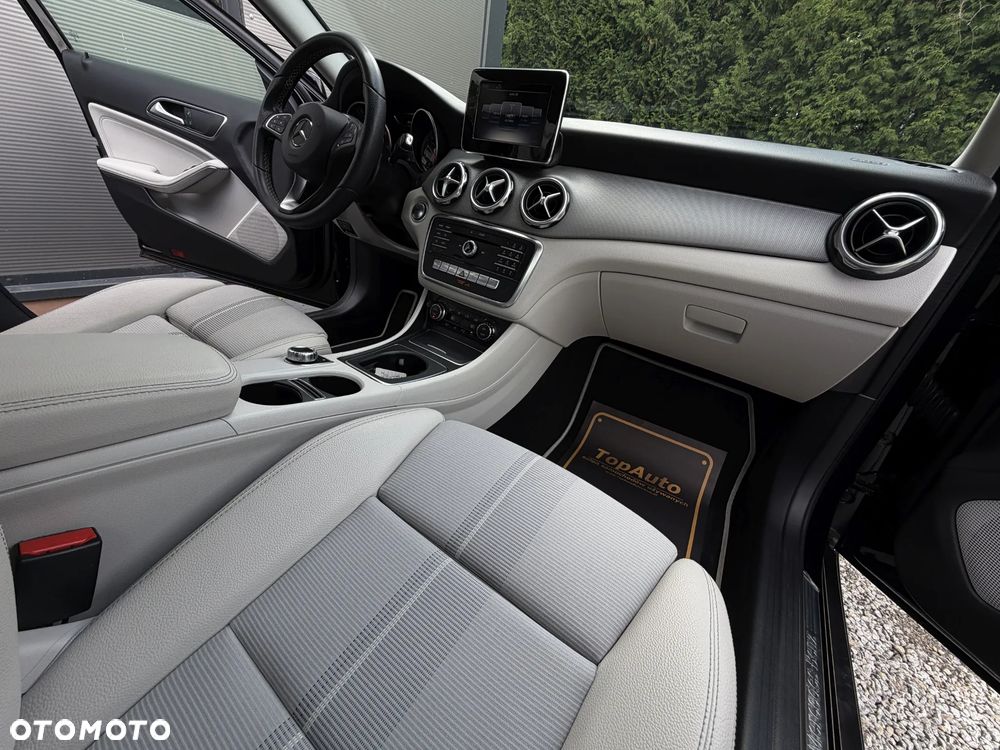 Mercedes-Benz GLA 200 7G-DCT Style - 15