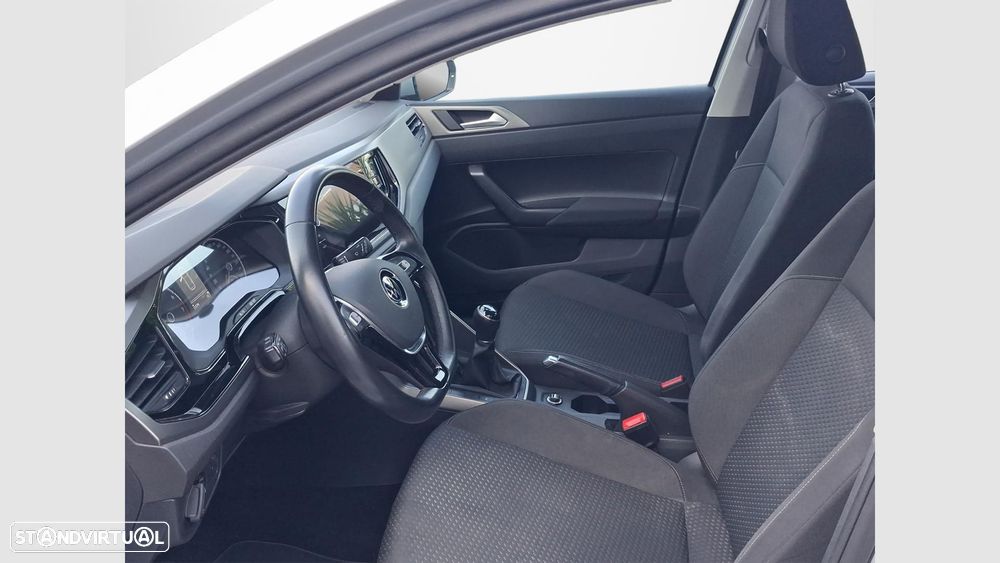 Volkswagen Polo 1.0 Confortline — fotografia 10