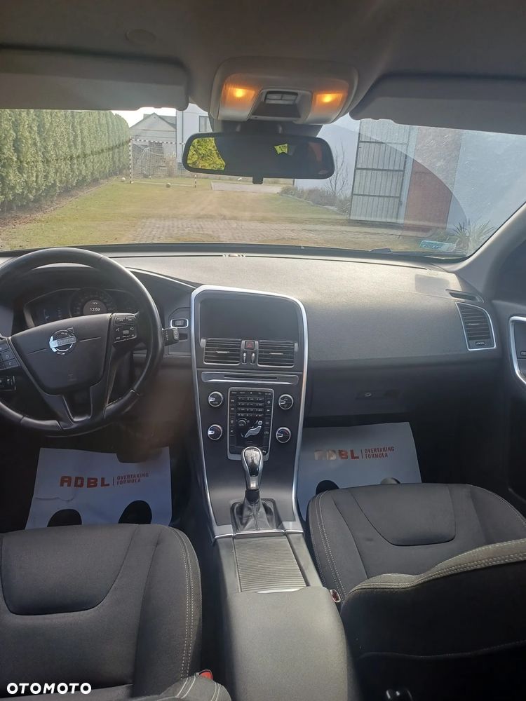 Volvo XC 60 D3 Momentum - 8