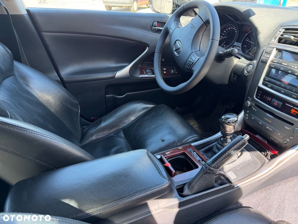 Lexus IS 220 D Prestige - 10