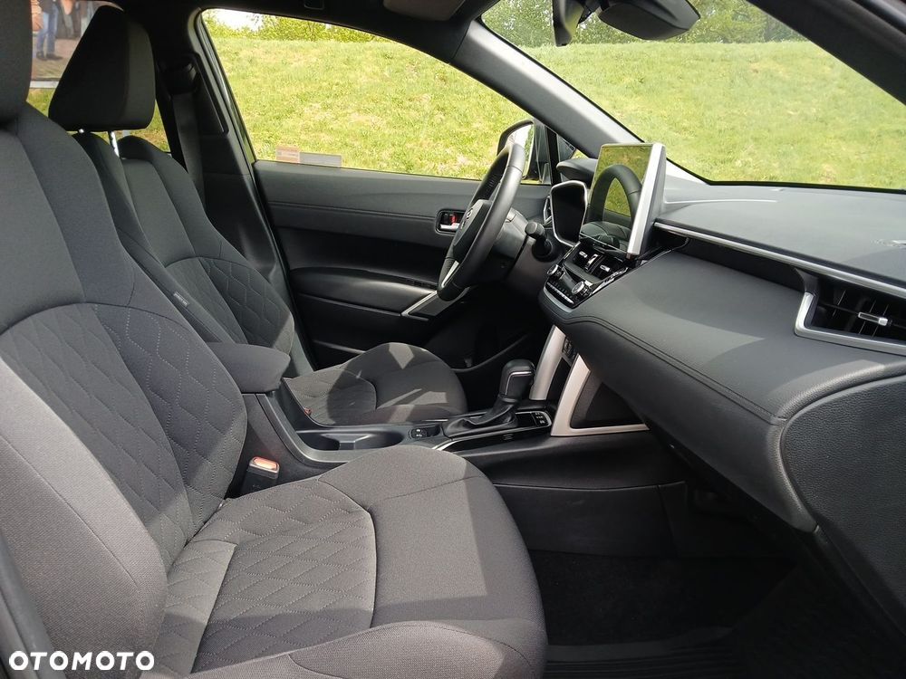 Toyota Corolla Cross - 13