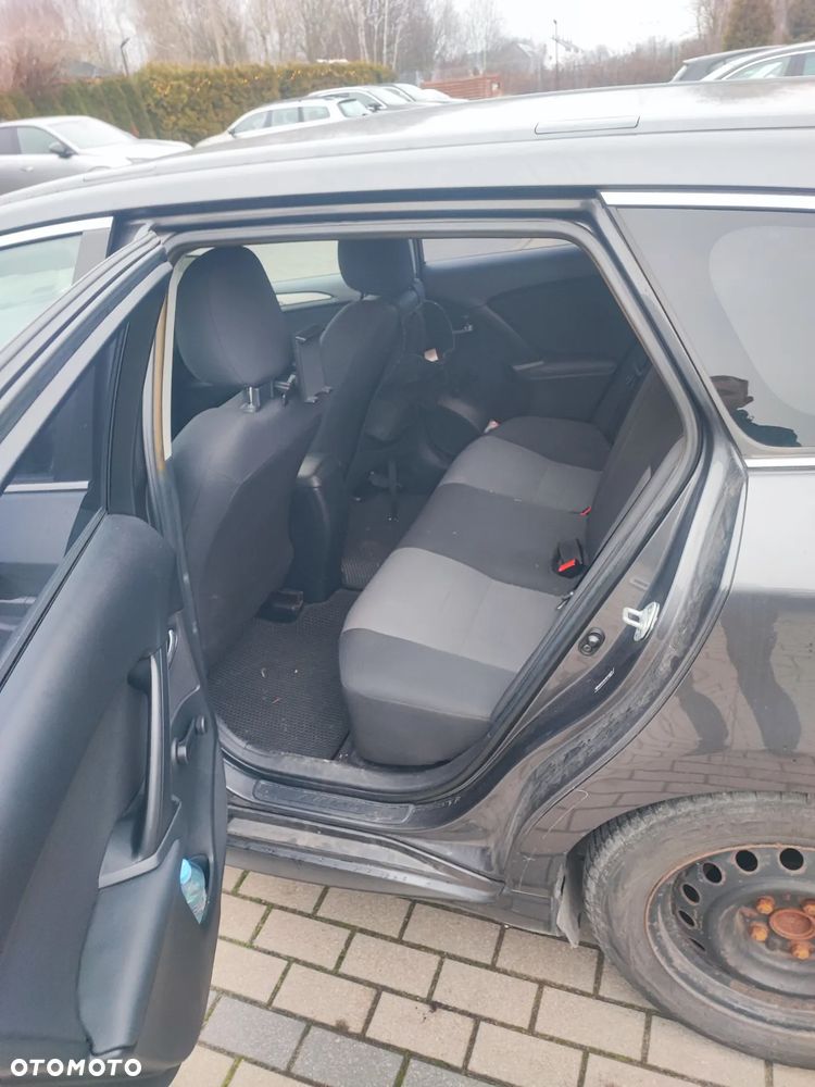 Toyota Avensis - 7