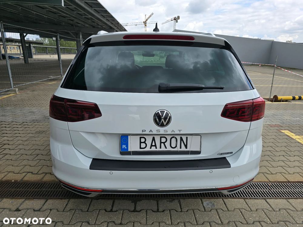 Volkswagen Passat 2.0 TDI SCR DSG 4Motion Elegance - 12