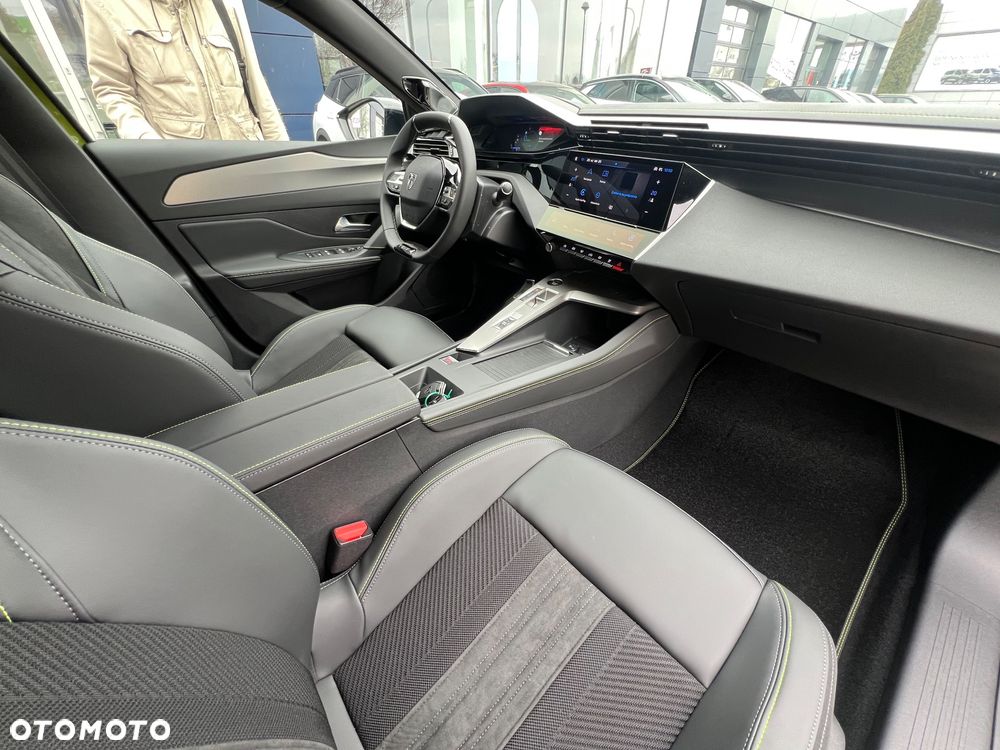 Peugeot 408 1.6 Plug-in Hybrid 240 GT Exclusive e-DCS7 - 25