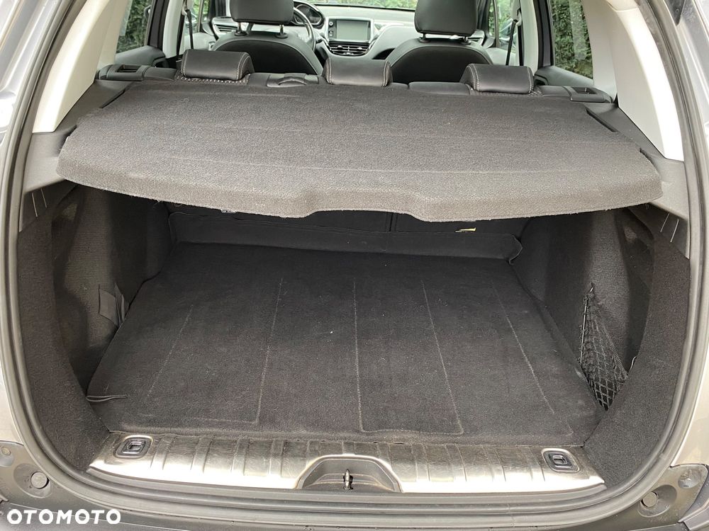 Peugeot 2008 1.2 Pure Tech Allure S&S - 22