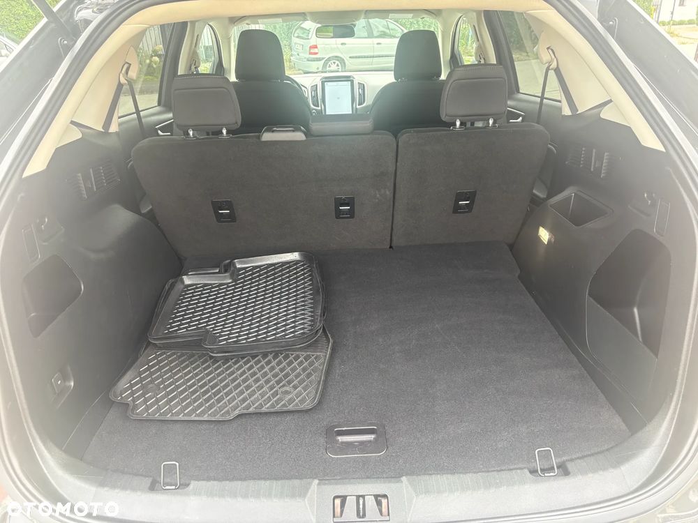Ford Edge - 8