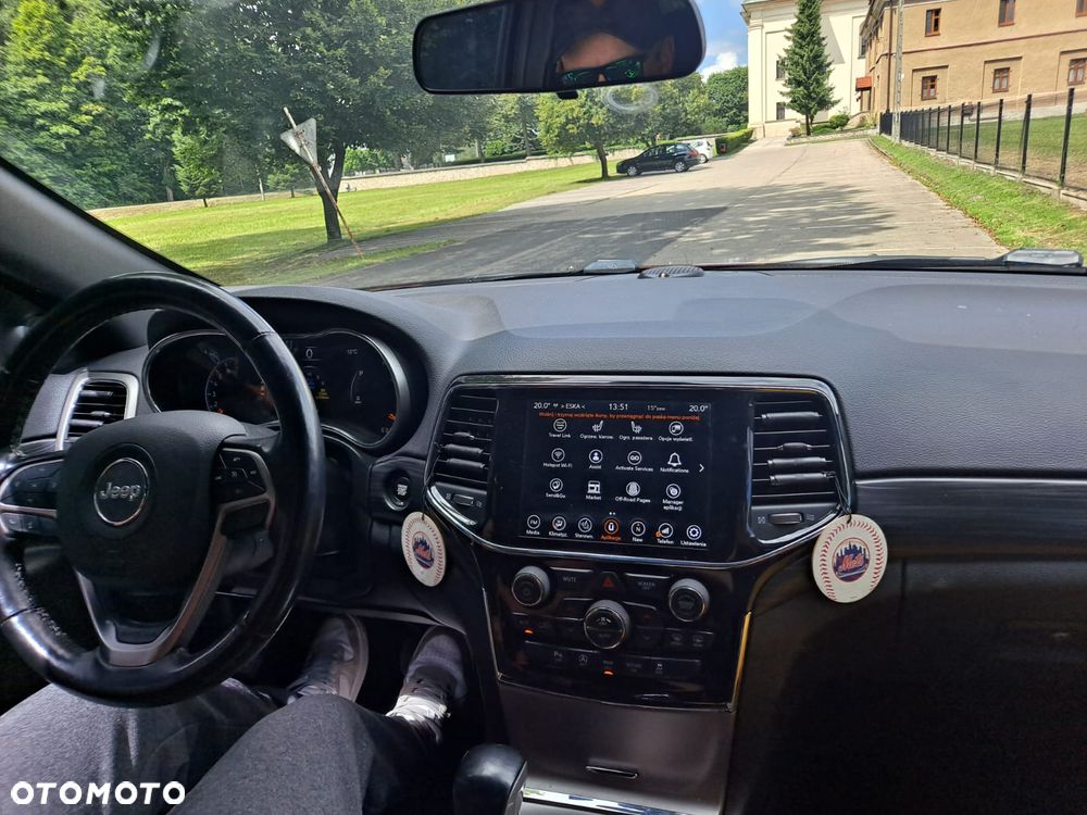 Jeep Grand Cherokee - 15