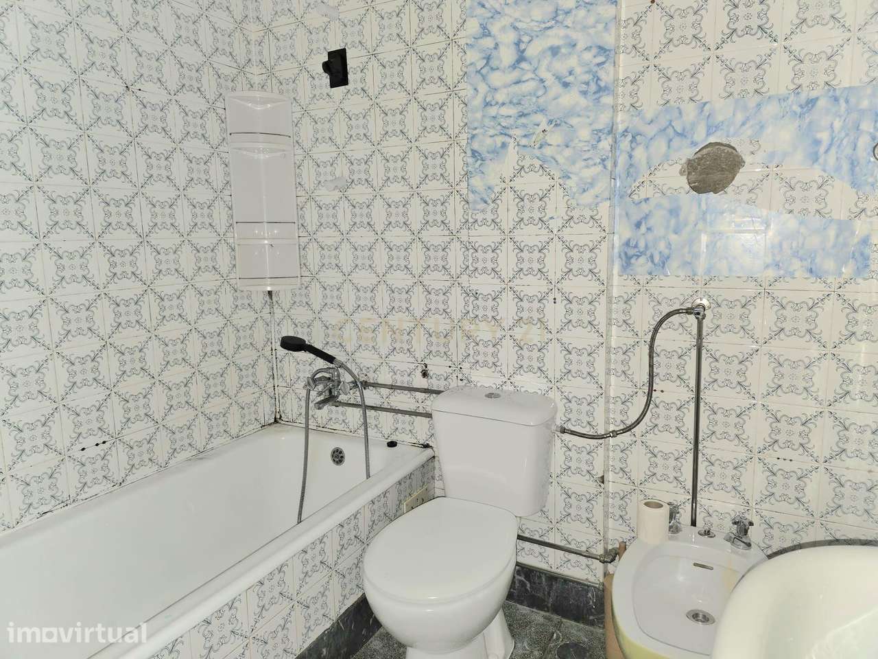 Apartamento T2 para Recuperar em Odivelas, Lisboa - Grande imagem: 3/20