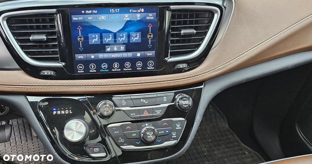 Chrysler Pacifica - 14