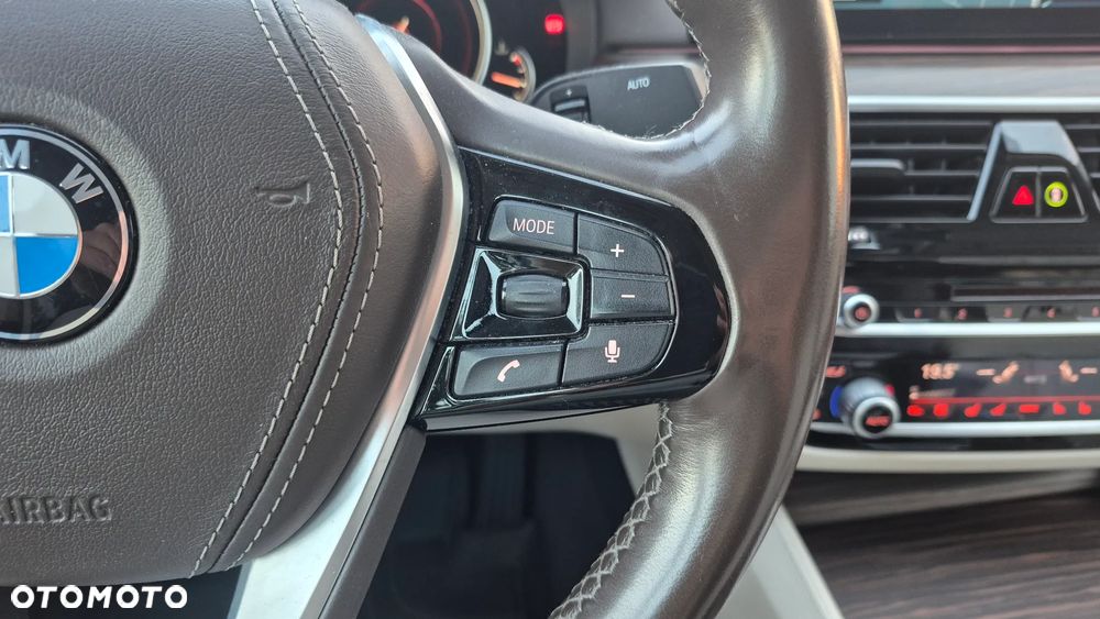 BMW Seria 5 520d Luxury Line - 31
