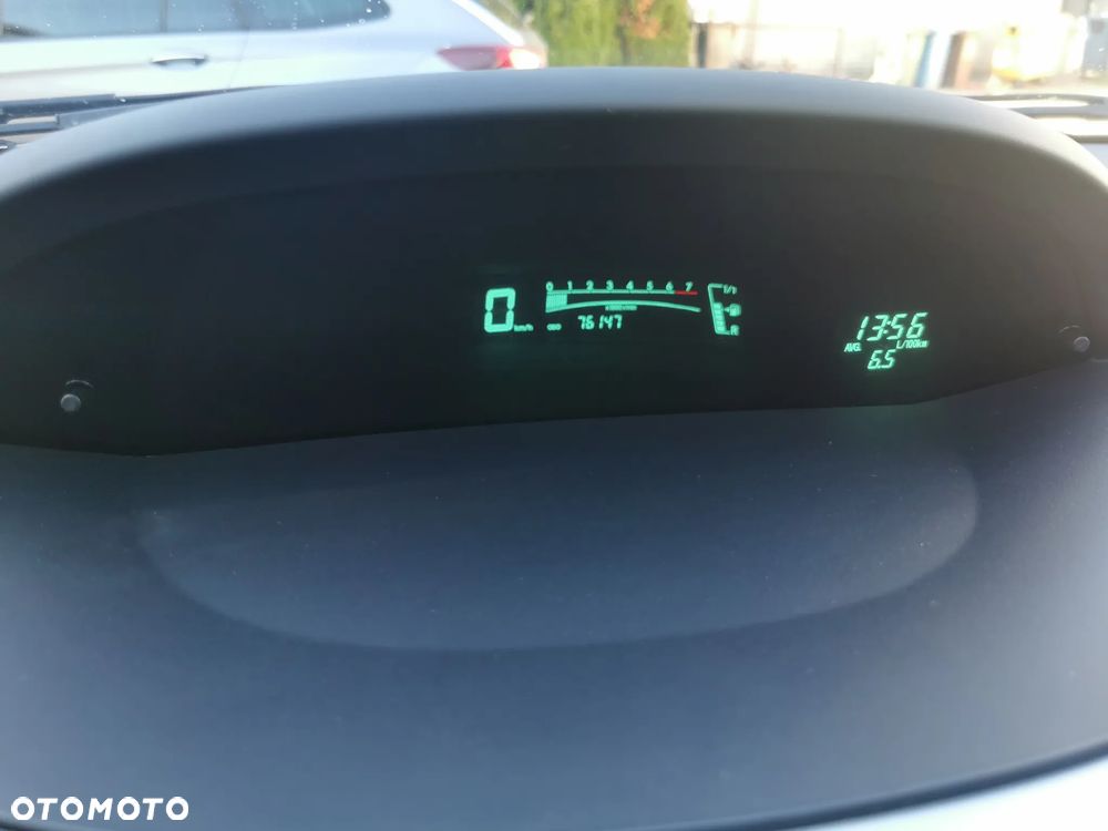 Toyota Yaris - 8