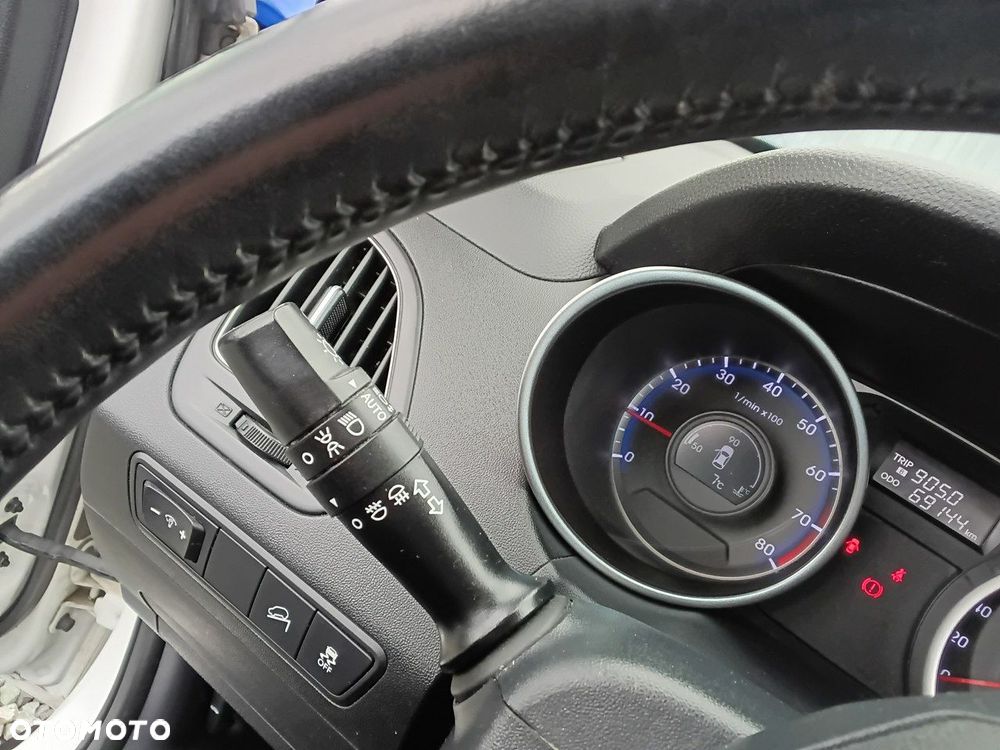 Hyundai ix35 1.6 2WD Fifa World Cup Edition - 33