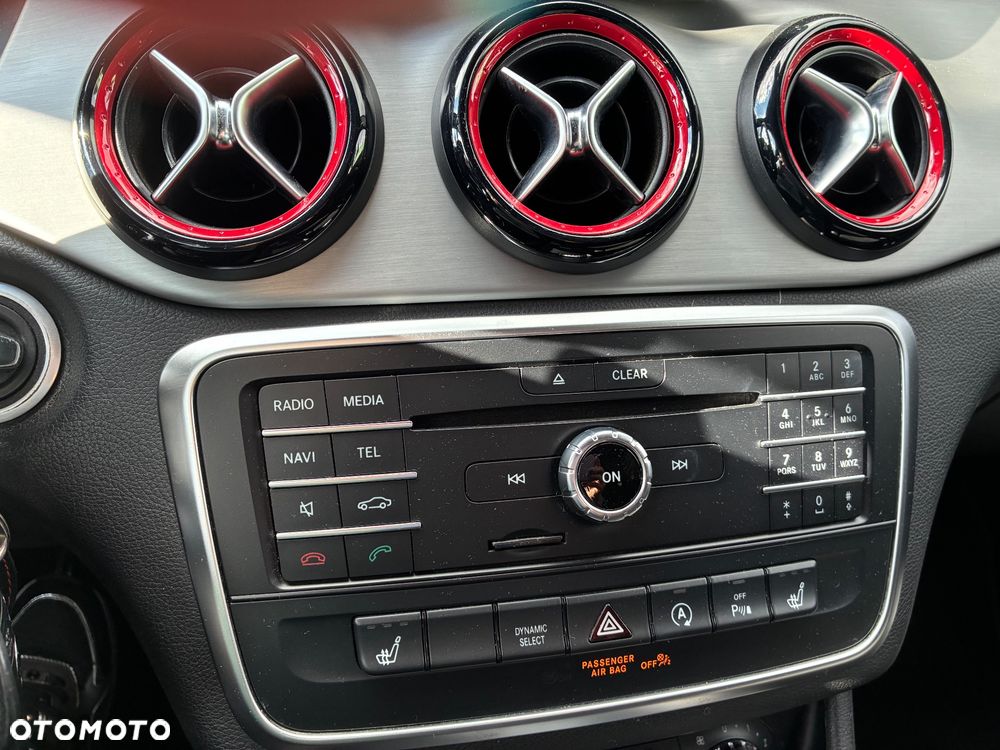 Mercedes-Benz CLA 250 4Matic 7G-DCT Sport - 17