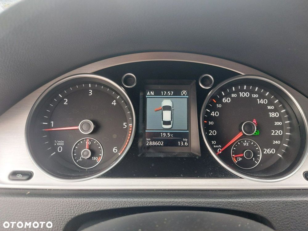Volkswagen Passat - 26