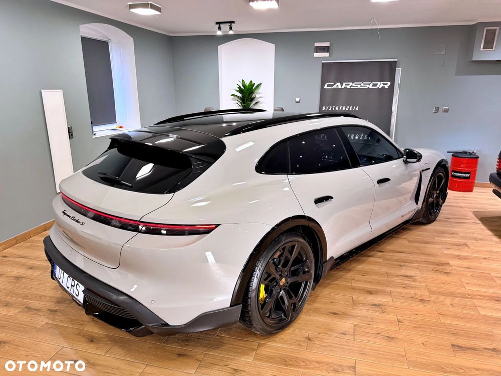 Porsche Taycan - 21