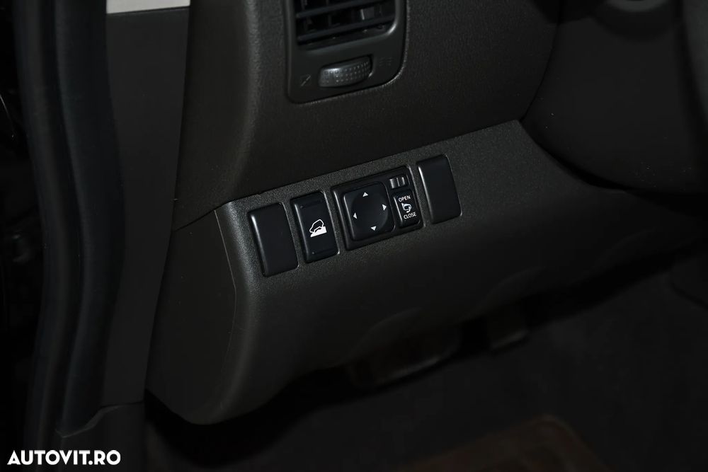 Nissan Pathfinder 3.0 dCi V6 All Mode 4X4 LE Aut. - 20