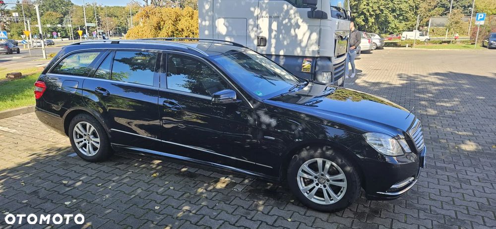 Mercedes-Benz Klasa E 200 CGI BlueEffICIENCY Elegance - 15