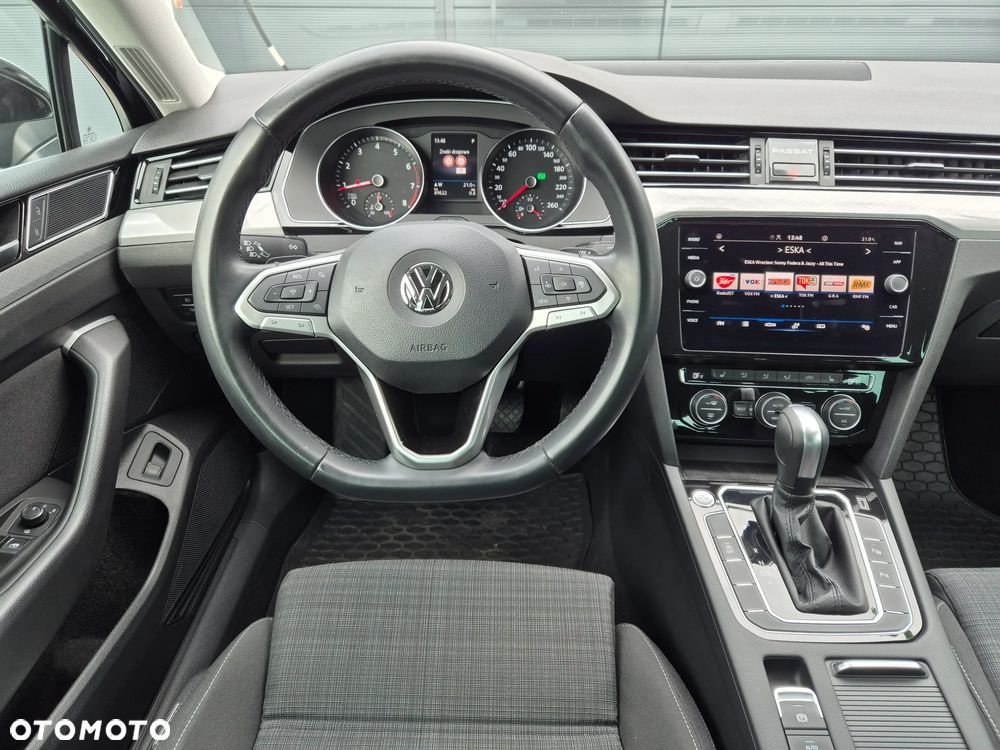 Volkswagen Passat 2.0 TSI Business DSG - 9