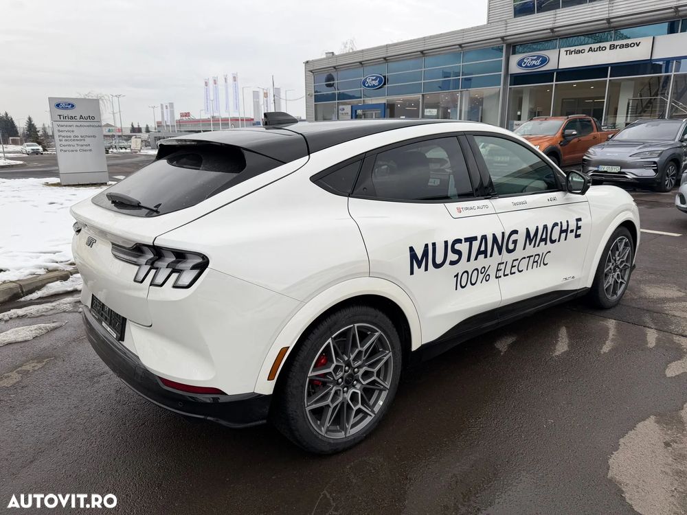 Ford Mustang Mach-E - 16