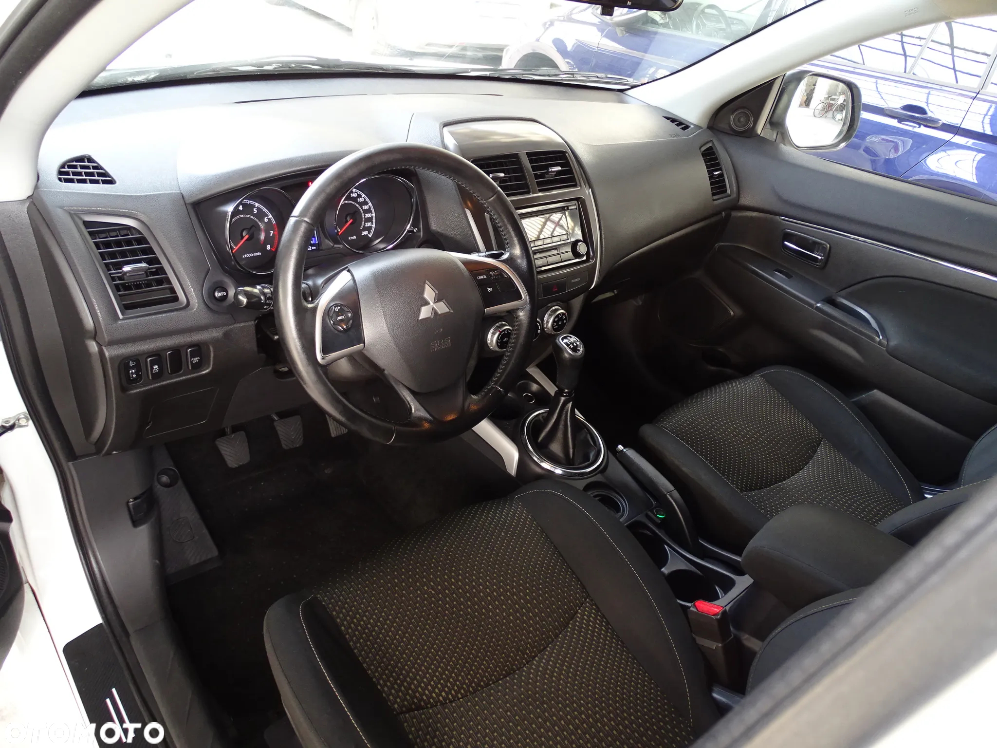 Mitsubishi ASX 1.6 Intense - 9