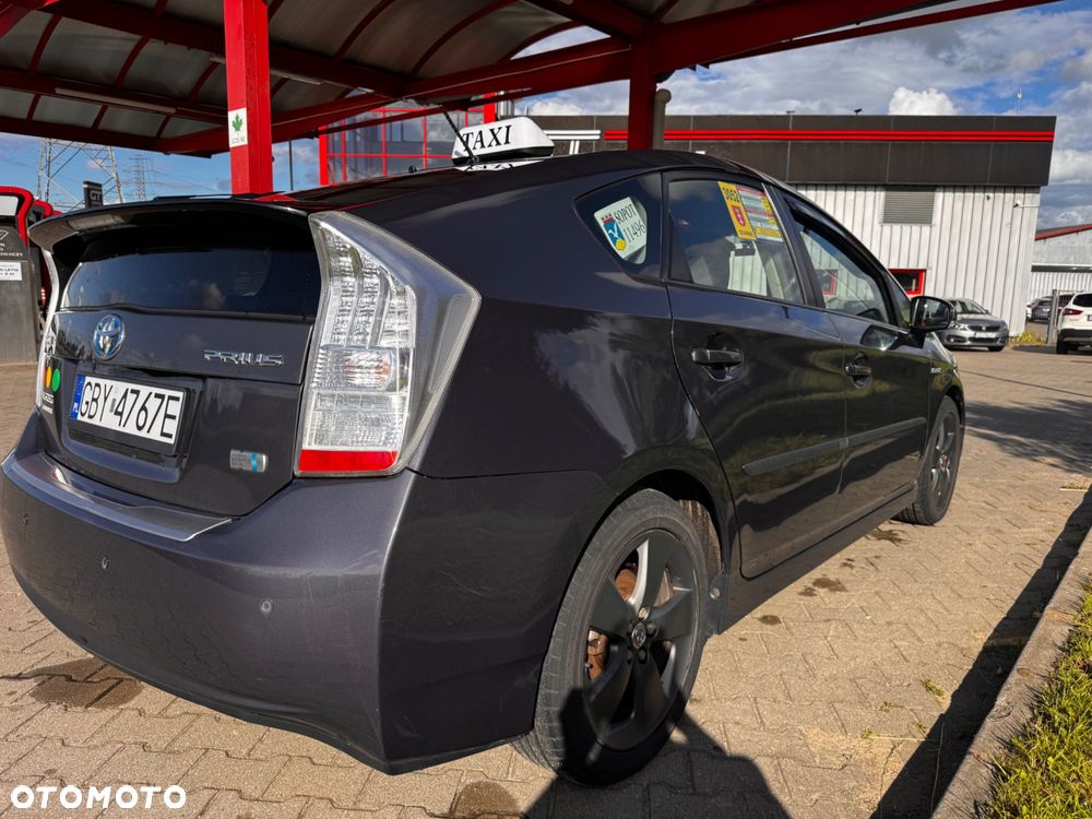 Toyota Prius - 5