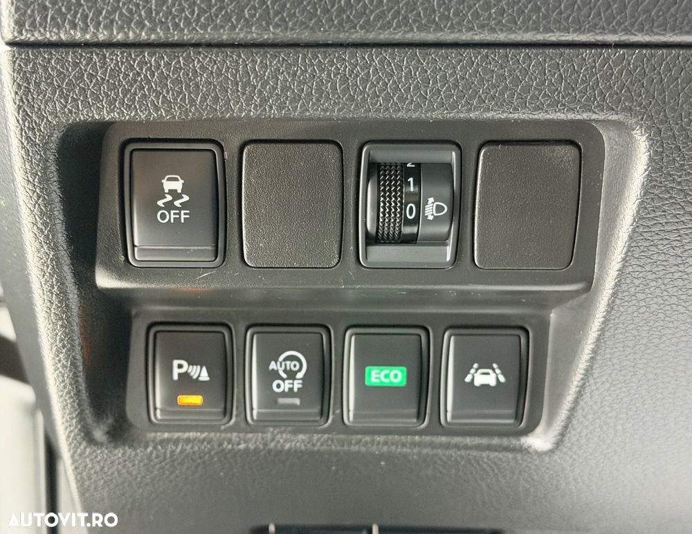 Nissan Qashqai 1.6 DCI Xtronic N-Connecta - 11