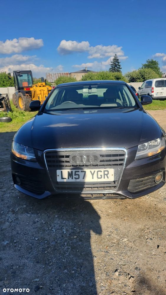 Audi A4 Limousine - 4