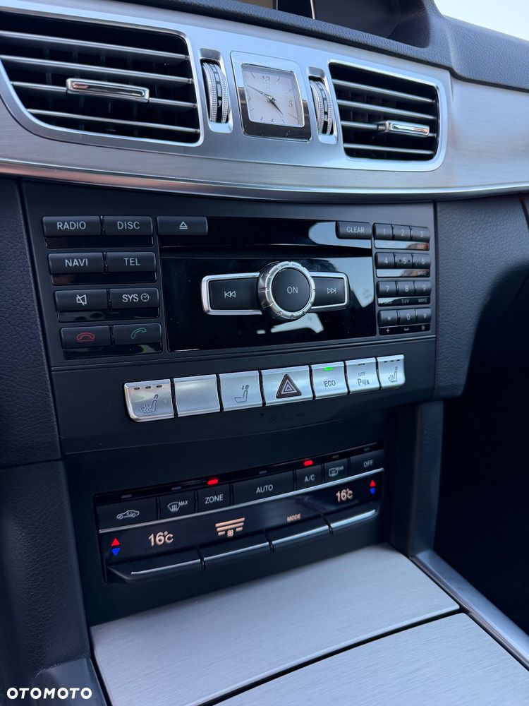 Mercedes-Benz Klasa E 300 CDI DPF BlueEFFICIENCY 7G-TRONIC - 29