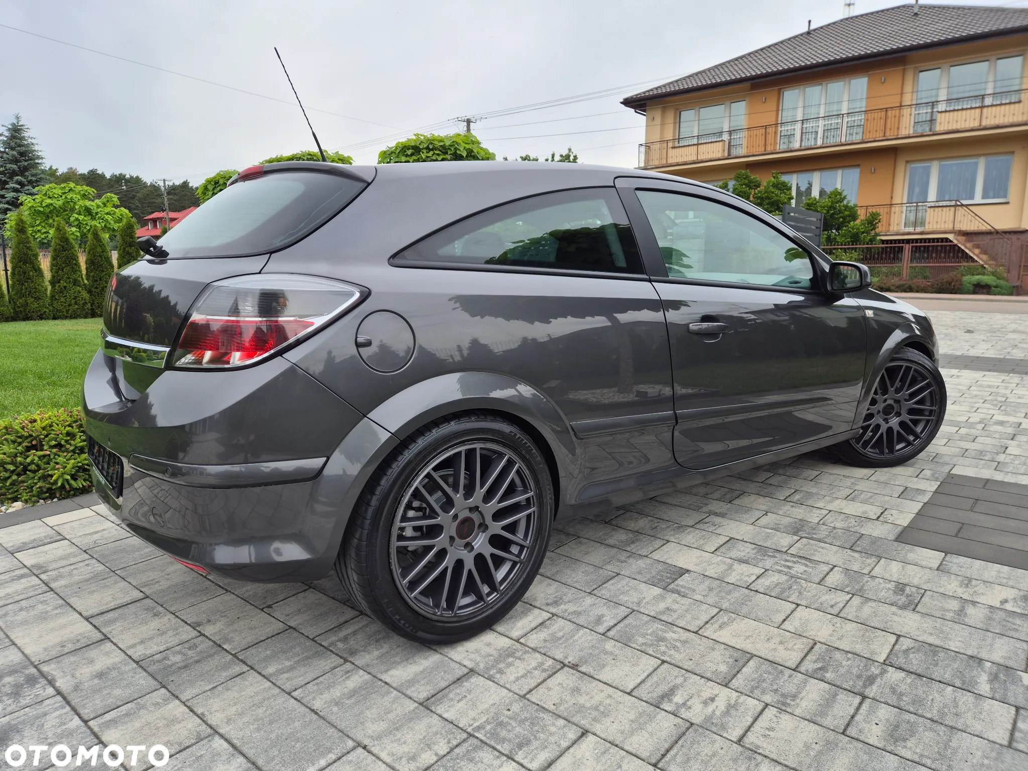 Opel Astra GTC 1.6 - 19