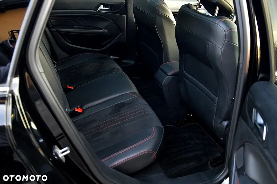 Peugeot 308 SW BlueHDi 180 EAT6 GT - 23