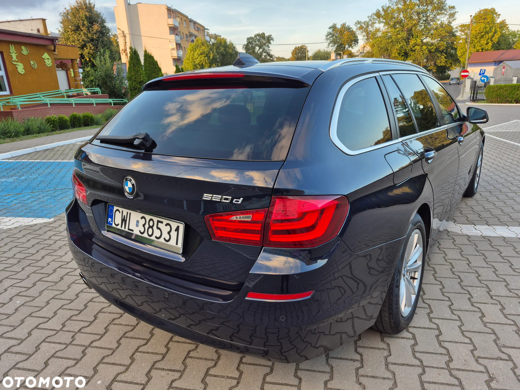 BMW Seria 5 520d Touring - 11