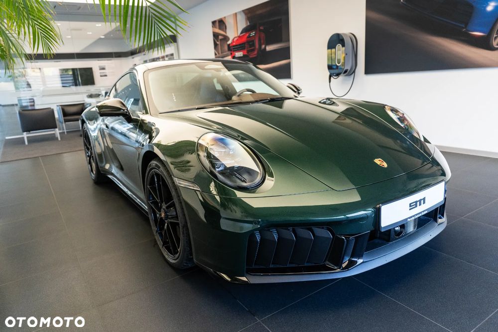 Porsche 911 Carrera T-Hybrid 4 GTS - 8