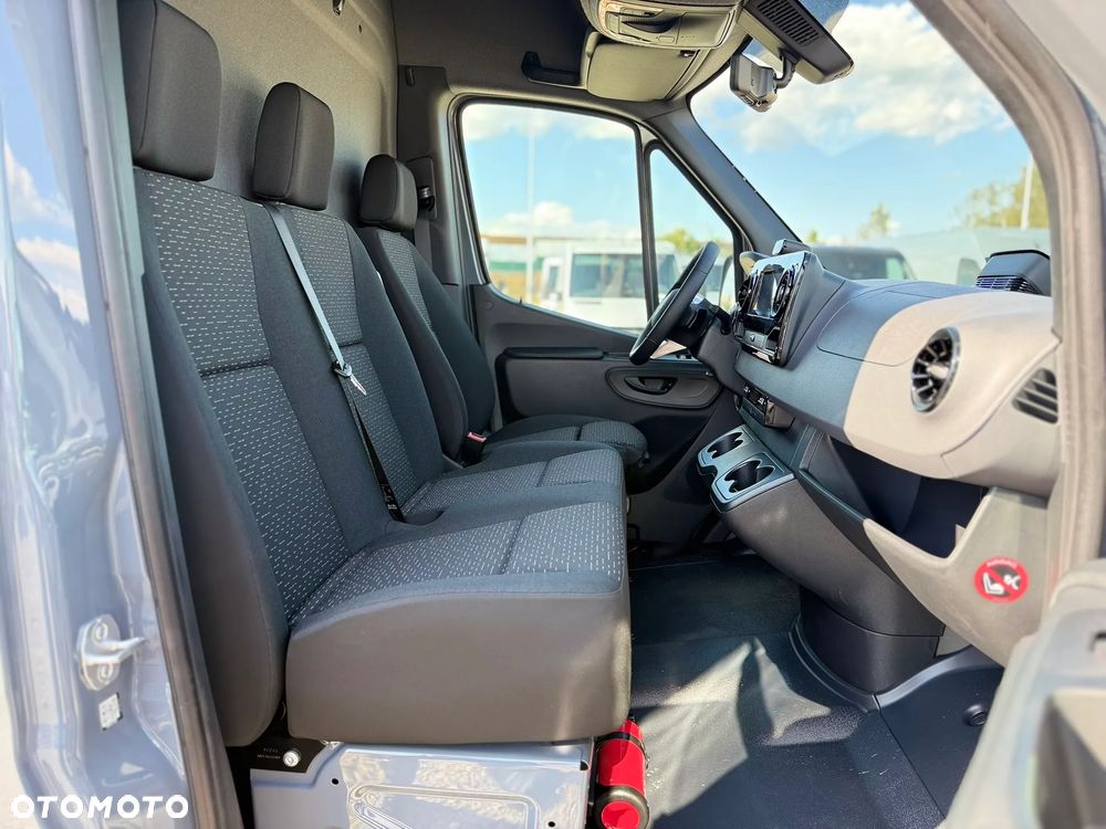 Mercedes-Benz Sprinter - 22