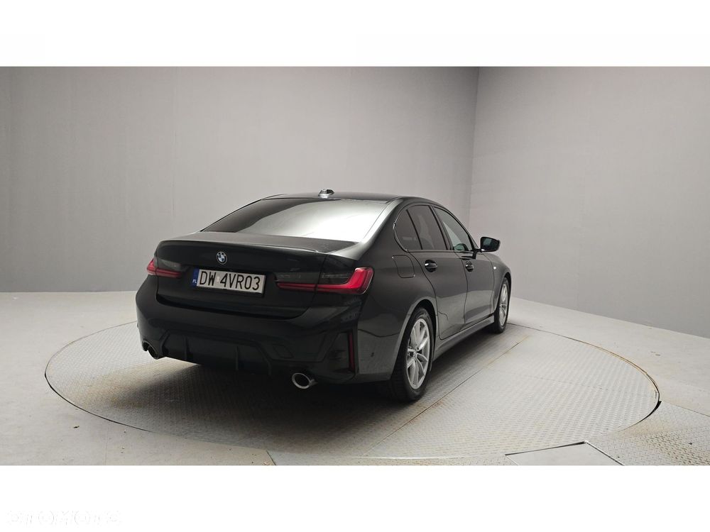 BMW Seria 3 320d xDrive mHEV M Sport - 5