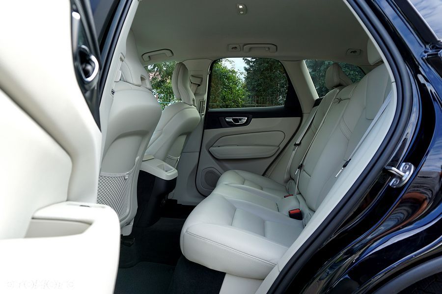 Volvo XC 60 B4 D AWD Geartronic Inscription - 26