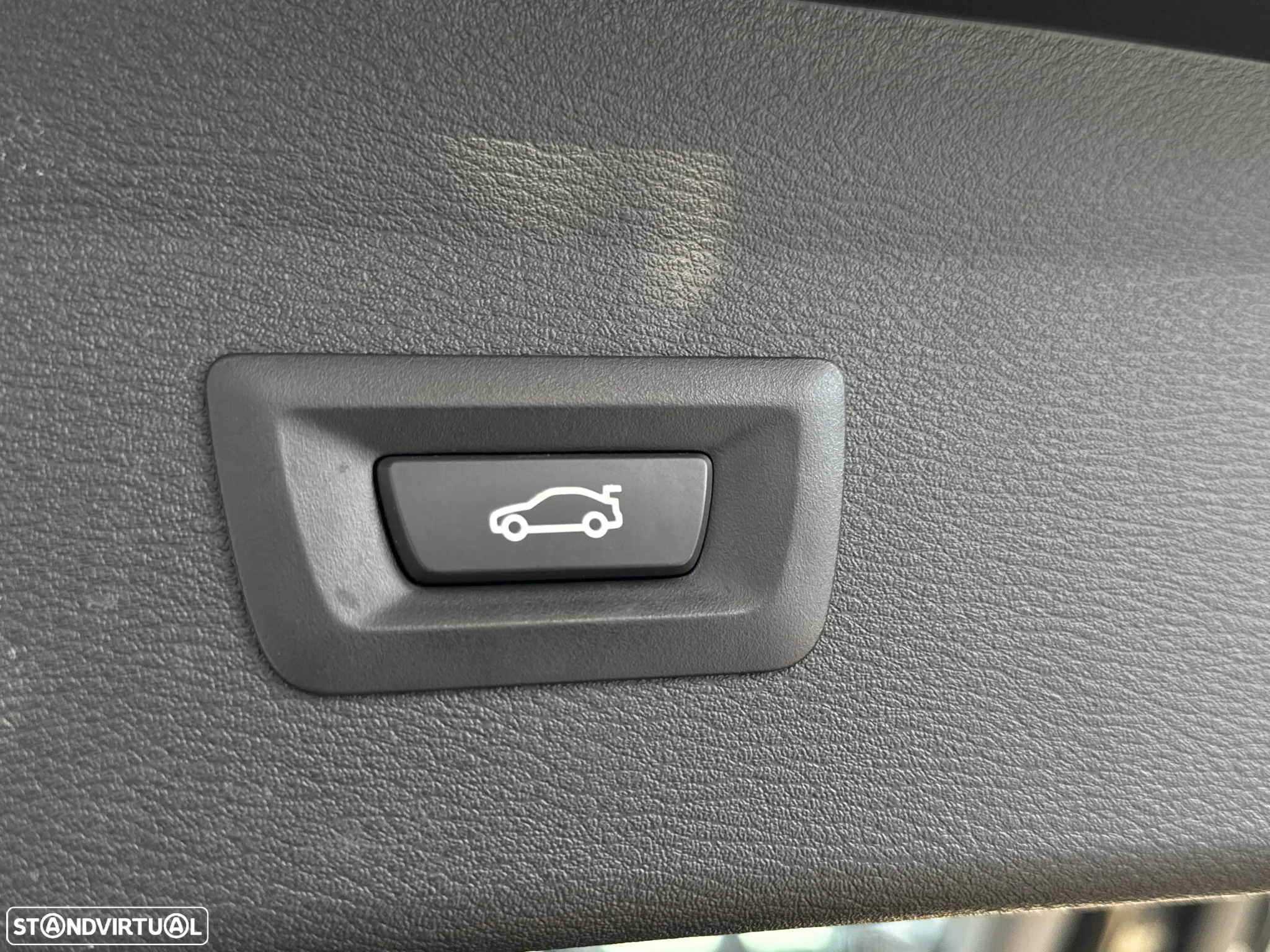 BMW X1 16 d sDrive Auto Line Sport - 13