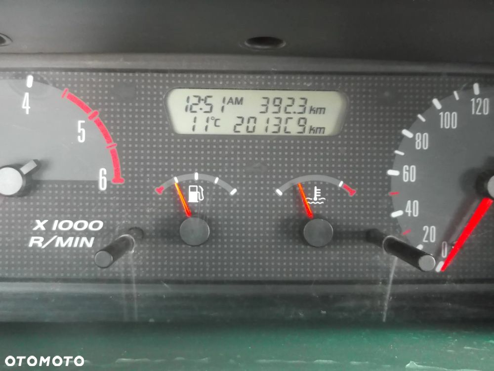 Nissan Terrano - 11