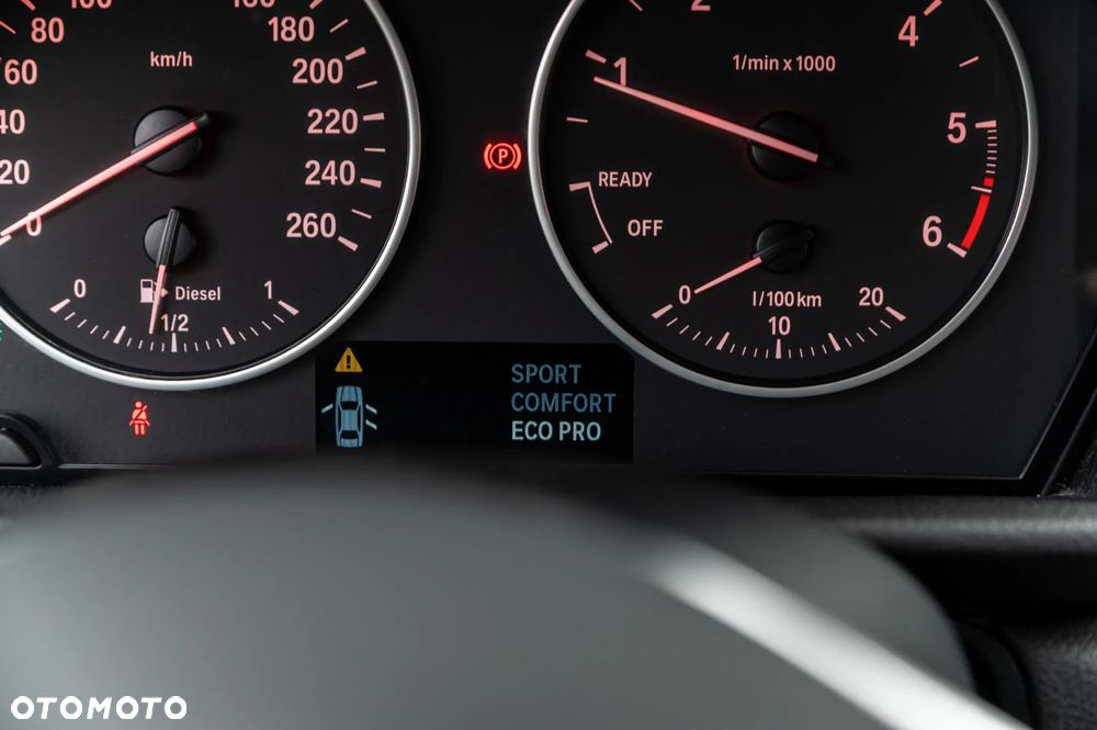 BMW Seria 2 218d - 36