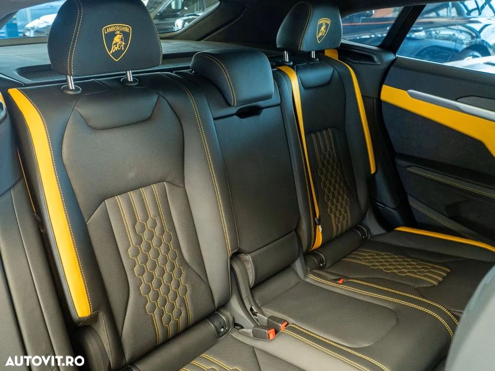 Lamborghini URUS - 24