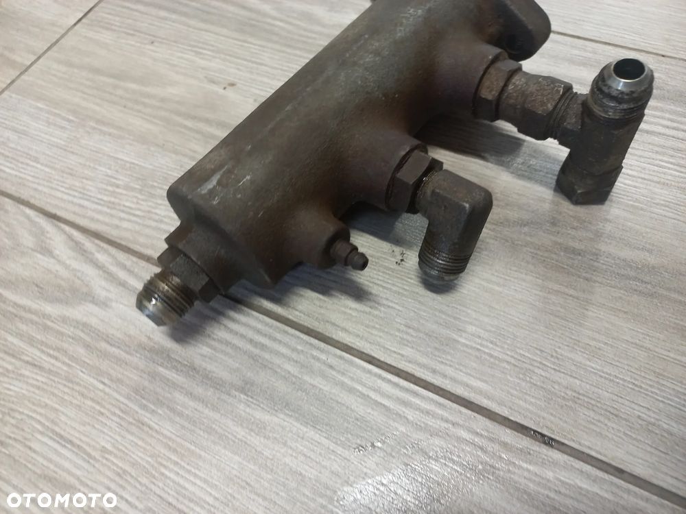 Pompka sprzęgłowa RENAULT ARES 540,550.610,620, massey ferguson 6120,6130,6140,6150,6160,6235,6245,6255,6260,3790407m2,7700043049 - 3