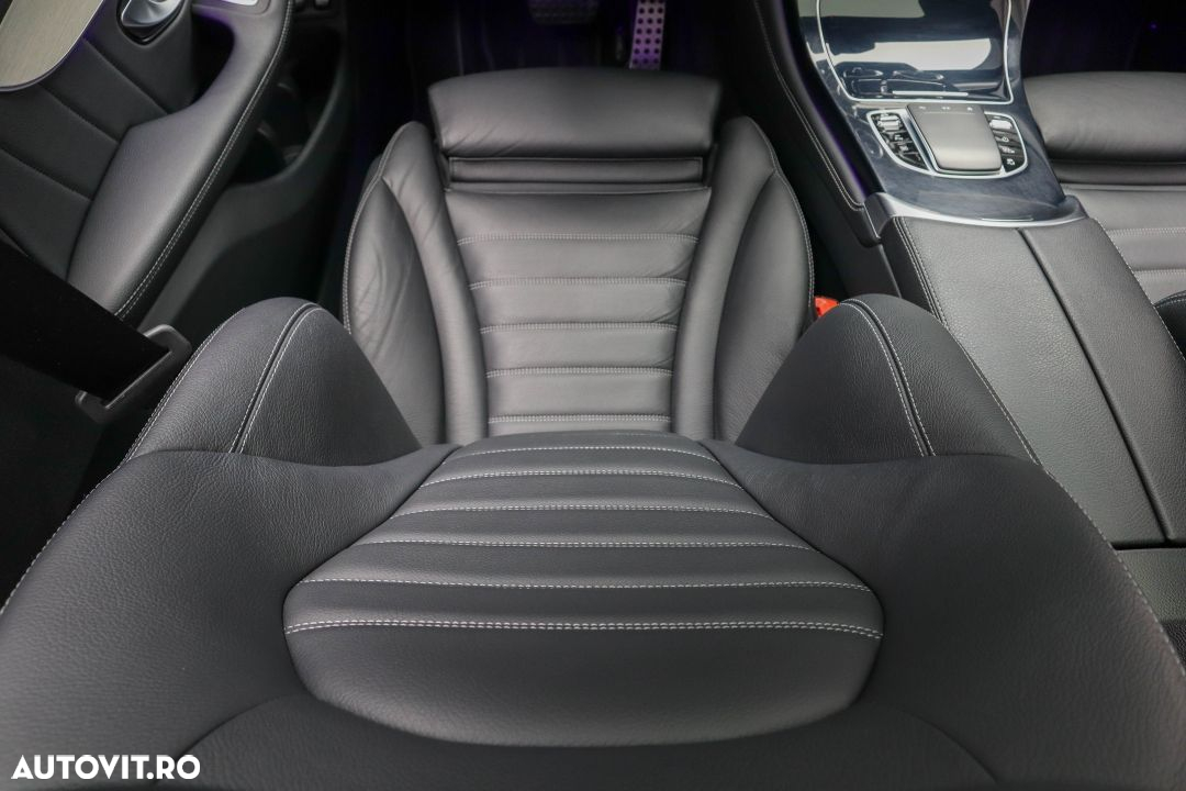 Mercedes-Benz GLC 300 e 4Matic 9G-TRONIC AMG Line Plus - 32
